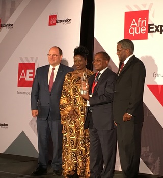 Le président du groupe Petrolin reçoit le premier prix des bâtisseurs de l’économie africaine et parle de bonne gouvernance au Canada